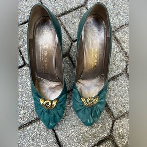 Beautiful Vintage Bruno Magli Pumps